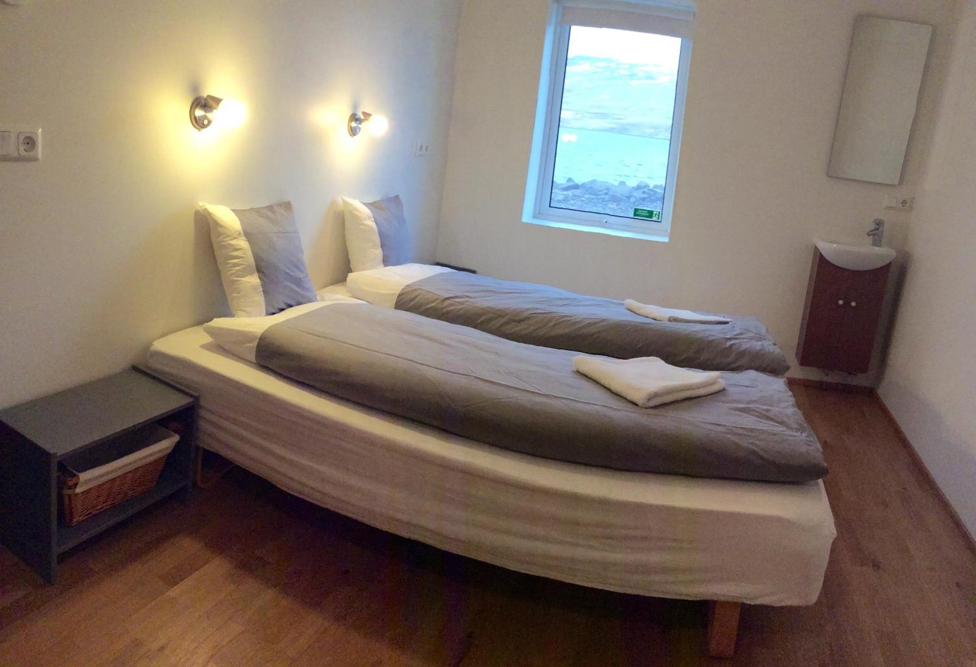 Tangahus Guesthouse Bortheyri الغرفة الصورة